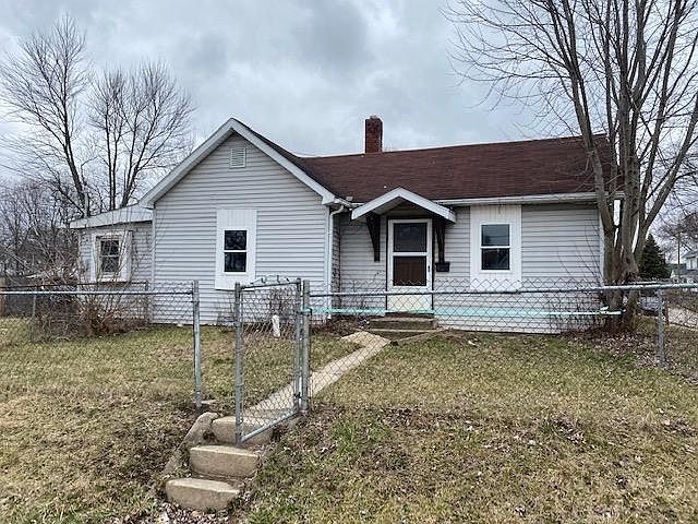 1st image of 703 W Powers St