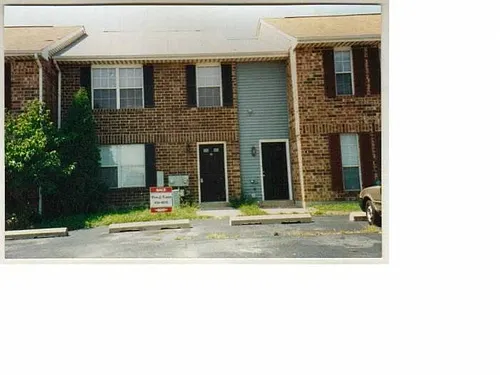 24 Deen St #A Photo 1