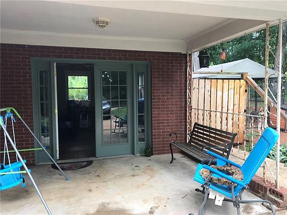 4th image of 422 Burleson St