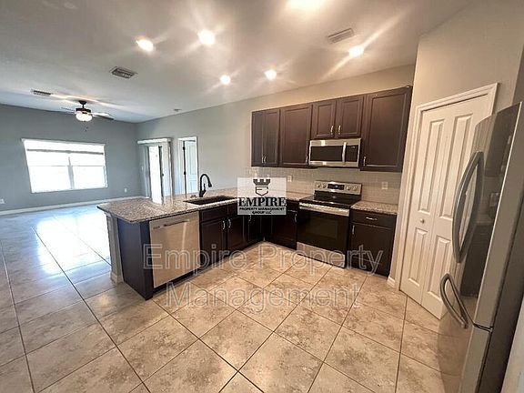 4th image of 2253 S Chamberlain Blvd