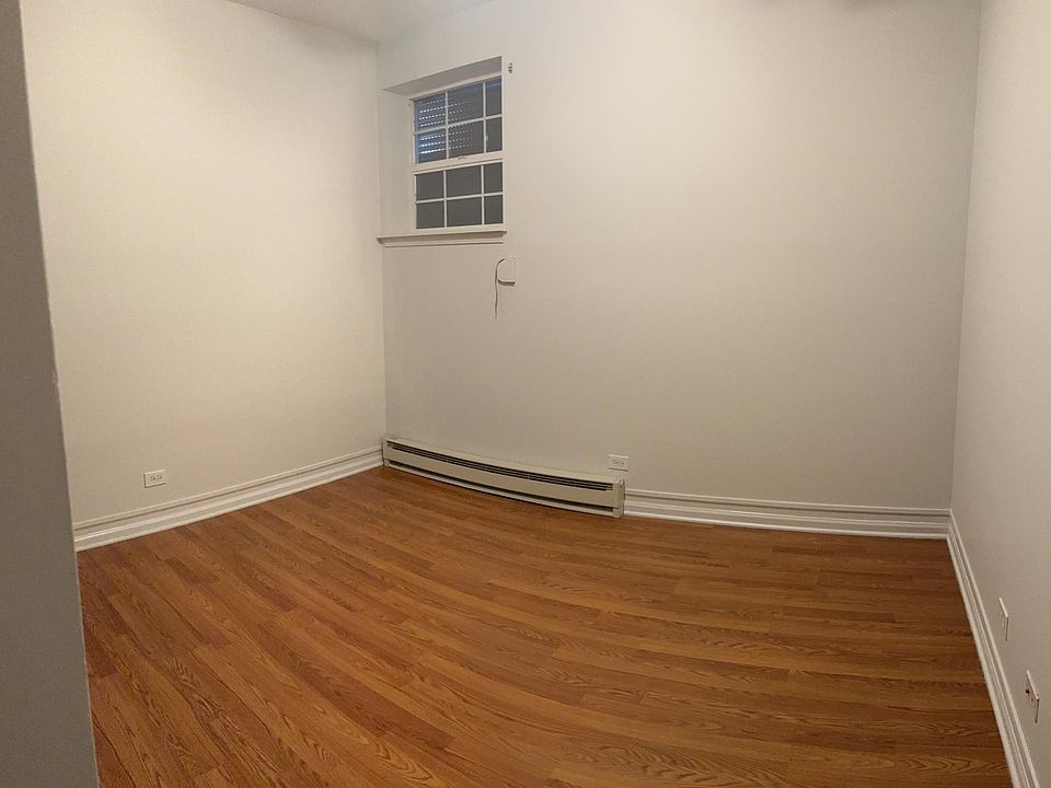 1st image of 3520 S Prairie Ave Unit 1