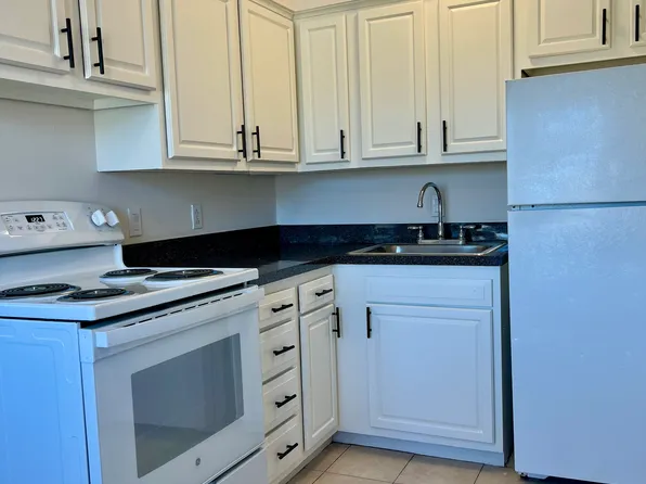 352 N York Rd #C16, Hatboro, PA 19040