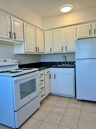 352 N York Rd #C16 Photo 1