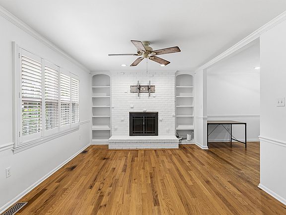 3rd image of 202 Providence Ct
