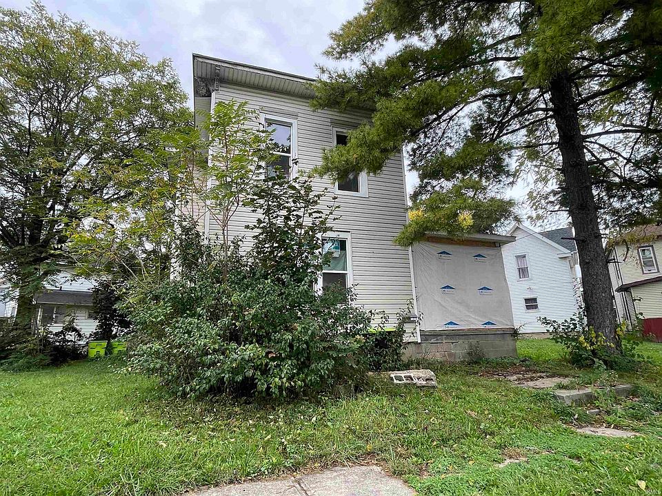 2nd image of 444 1st St