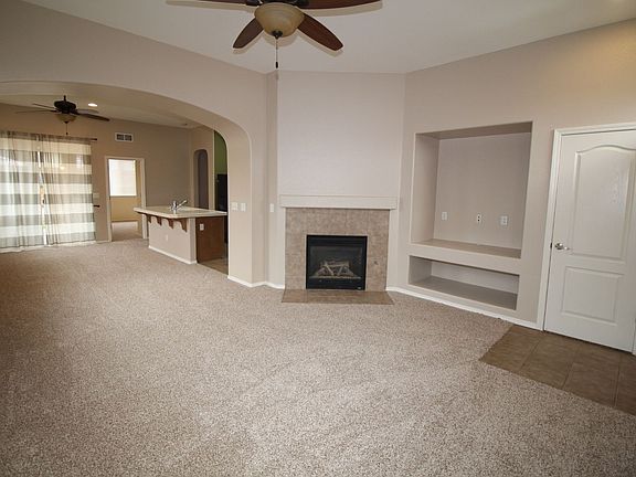 3rd image of 4044 W Peach Tree Ln