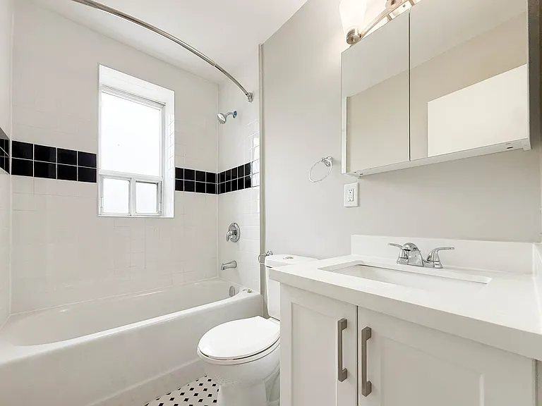 440 Rathburn Rd — Photo 8