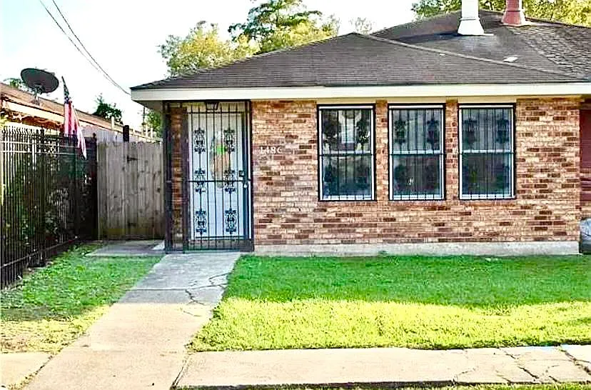 1486 Mandolin St