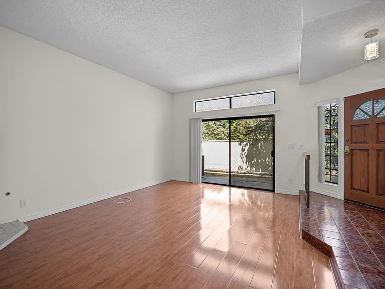 7100 Balboa Blvd #803 — Photo 22