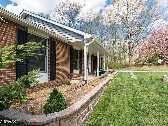 3rd image of 2502 Lewis Ln