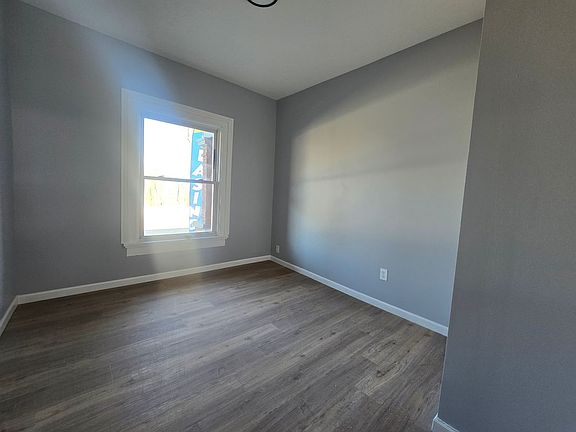 5th image of 1501 Riverside Dr