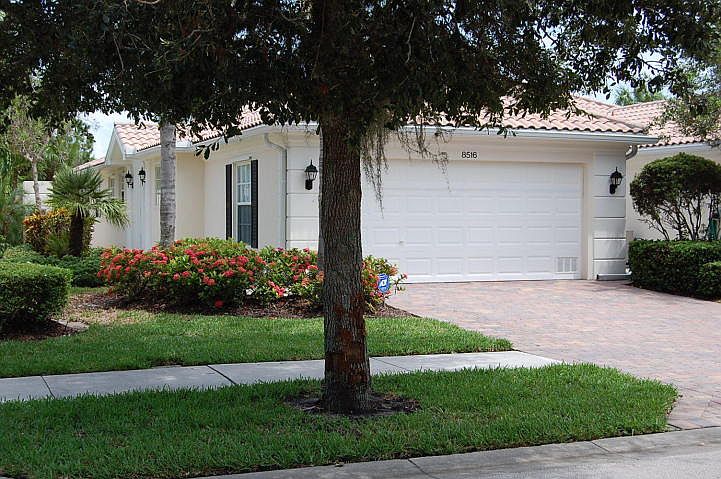 1st image of 8516 SE Retreat Dr