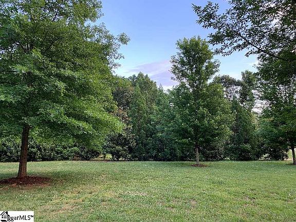 4th image of 249 Pine Dr