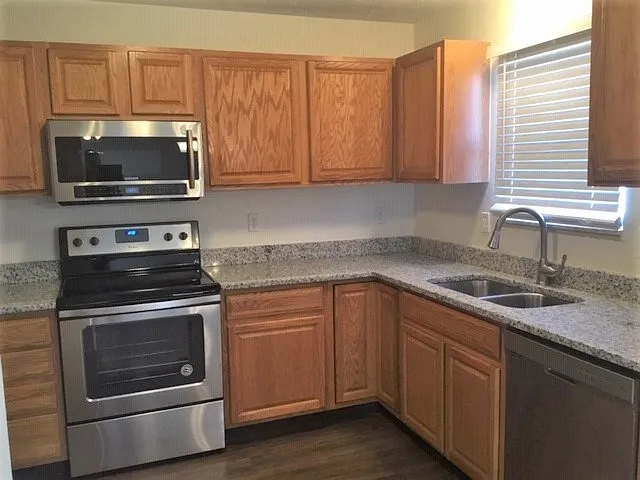 7722 Brunfield Dr — Photo 2