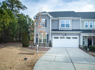 910 Green Ash Ln, Cary, NC 27513
