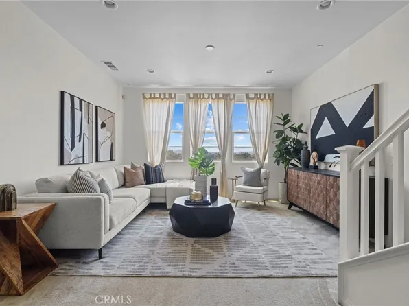 902 N Botanica Ln Unit C, Azusa, CA 91702