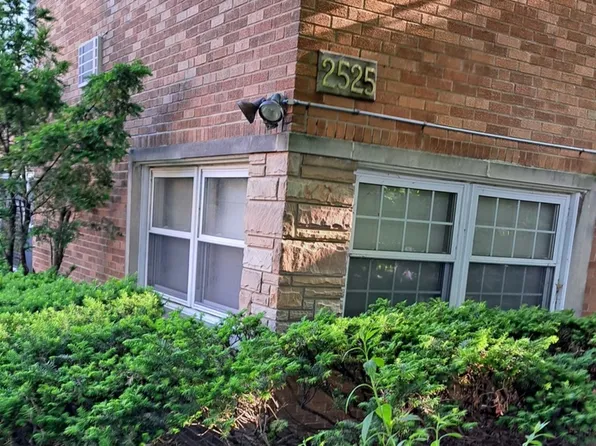 2525 W Fitch Ave APT 3S, Chicago, IL 60645