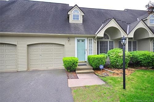 1st image of 11 Fox Hollow Dr #11