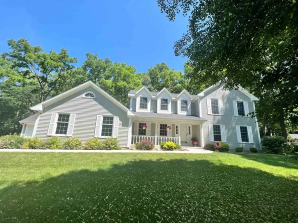 2614 N River Bluff Dr, Janesville, WI 53545