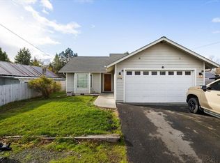 2544 Happy Valley Dr, Medford, OR 97501