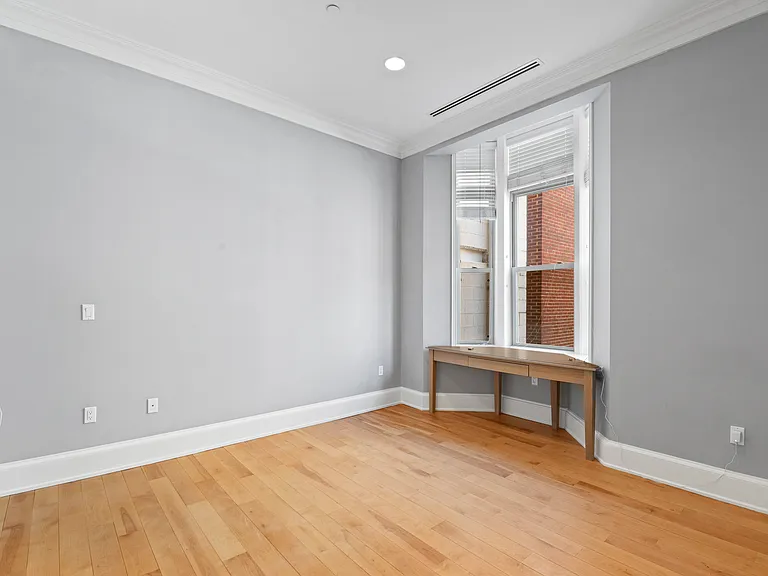 421 Chestnut St #404 — Photo 20