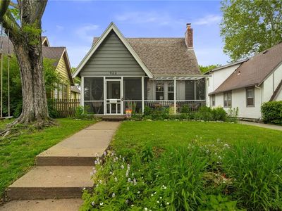 922 E 77th St, Kansas City, MO, 64131