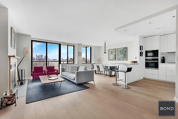 Sold by Bond New York | media 1