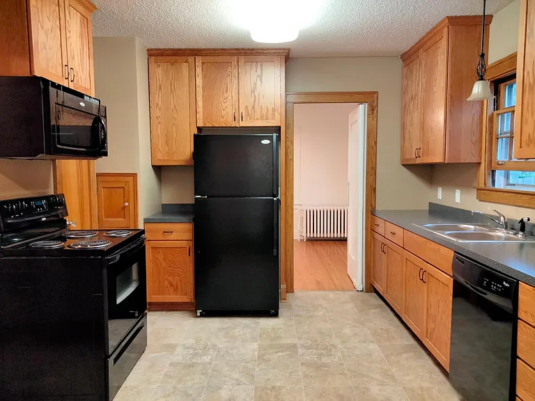 Edgerton St — Photo 17