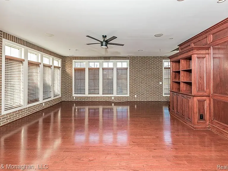 2210 Attard — Photo 10