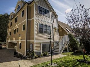34 Meadowbrook Rd, Brookline, MA 02467