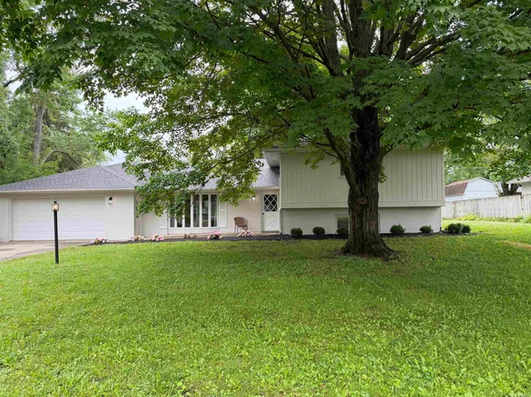 1212 N Bittersweet Ln, Muncie, IN 47304