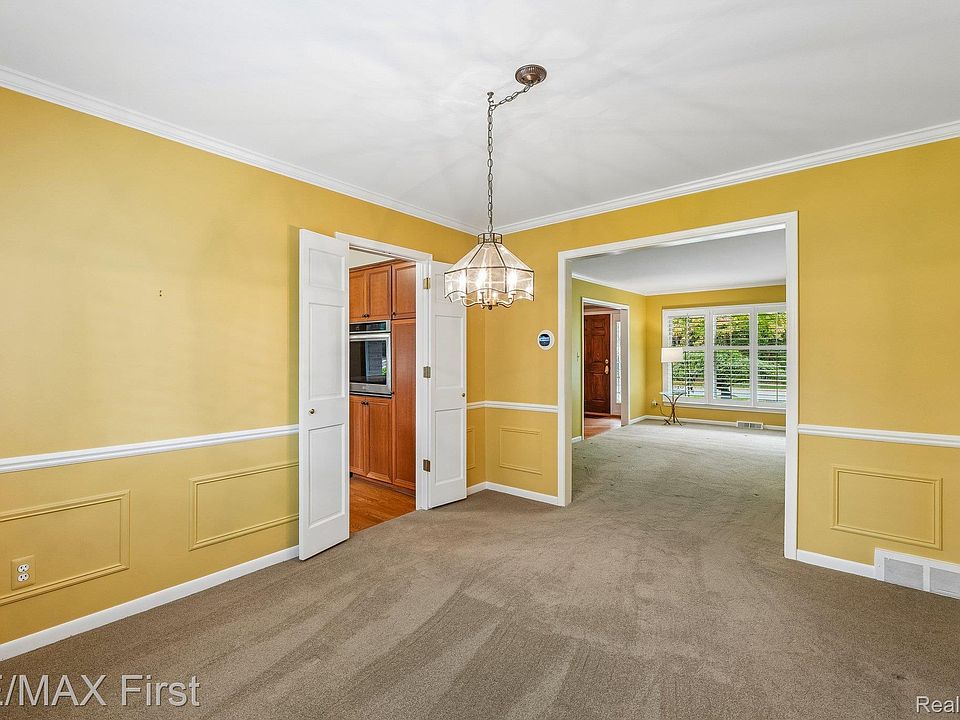 3232 Essex Dr, photo 8