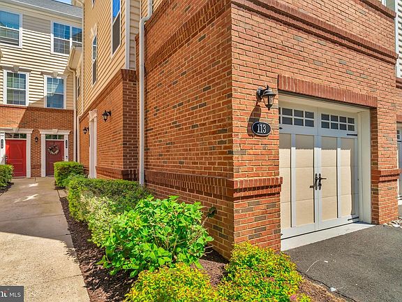 4th image of 23300 Milltown Knoll Sq Unit 113