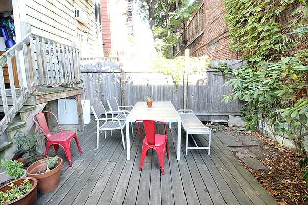 Rented by True Real Estate Group | media 10