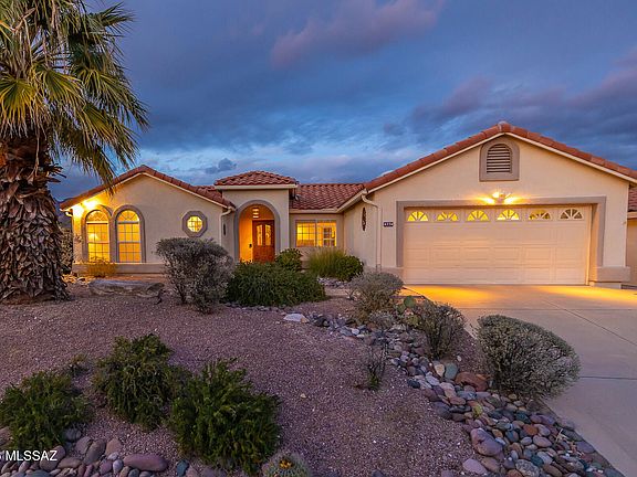 2nd image of 4774 N Mayfair Cir