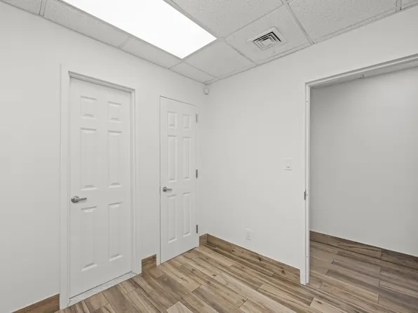 248 Avenue P image 27 of 51