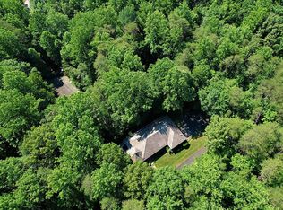 8011 Woodland Hills Ln, Fairfax Station, VA 22039