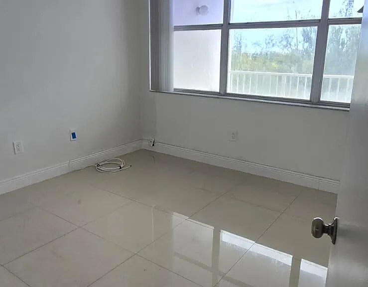 1300 NE Miami Gardens Dr — Photo 3