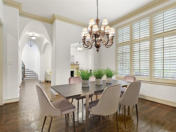 4th image of 2901 Vinson Ln