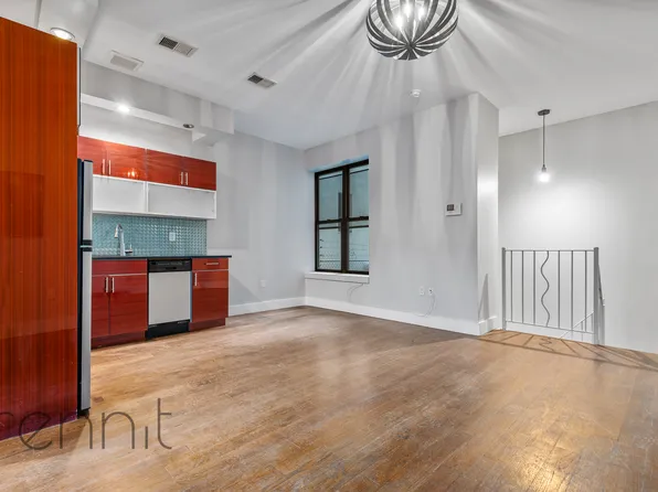 119 Linden Street image 2 of 18