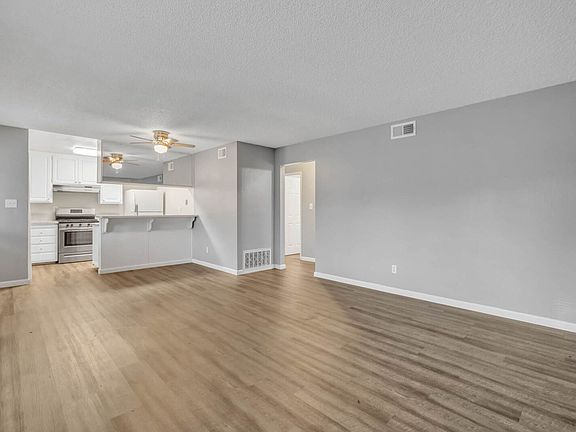 5th image of 4601 Greenholme Dr APT 1