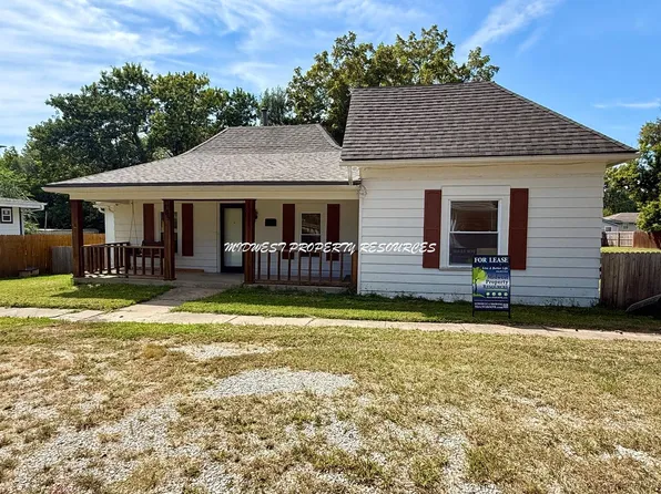 405 Benton St, Pleasant Hill, MO 64080