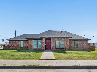 300 Creekside Dr, Ferris, TX 75125