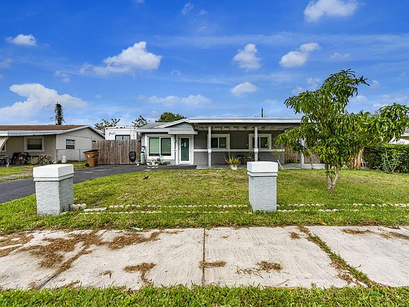 3rd image of 607 NW 1st Terrace