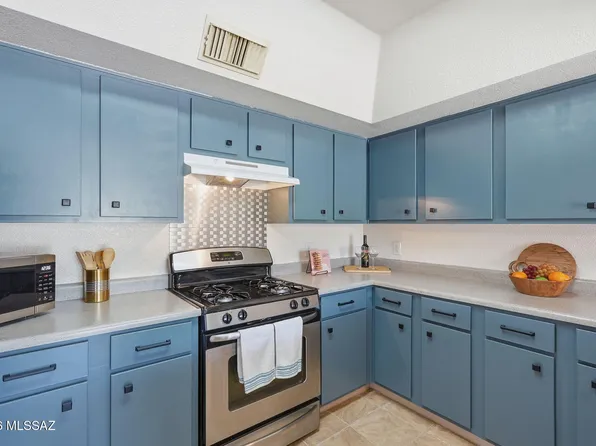 1569 N Paseo La Tinaja, Green Valley, AZ 85614