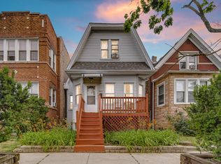 4852 W Dakin St, Chicago, IL 60641