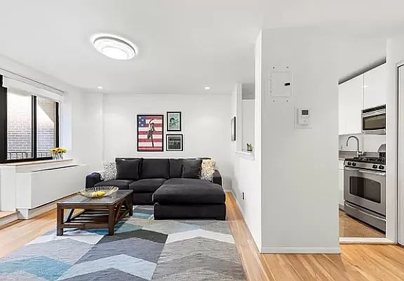 2nd image of 445 W 19th St APT 4C