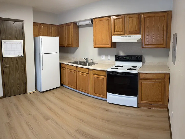2406 W 3rd St — Photo 1