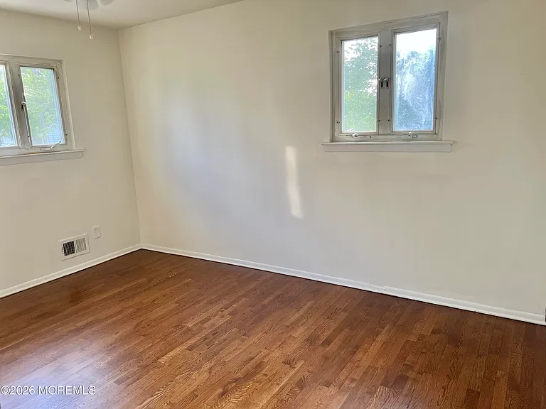 12 White Dr — Photo 12