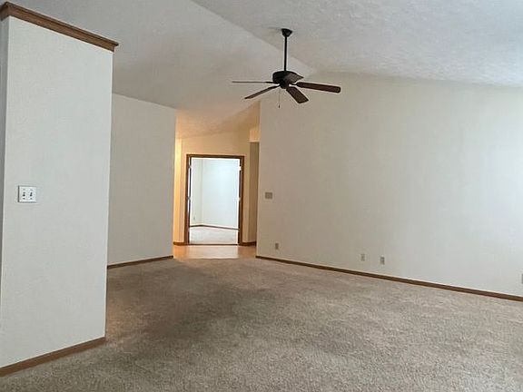 4th image of 205 S Furlong Dr